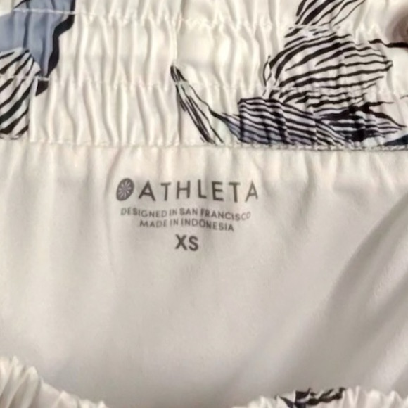 Athleta White and Blue Floral Athletic Shorts - Picture 8 of 9